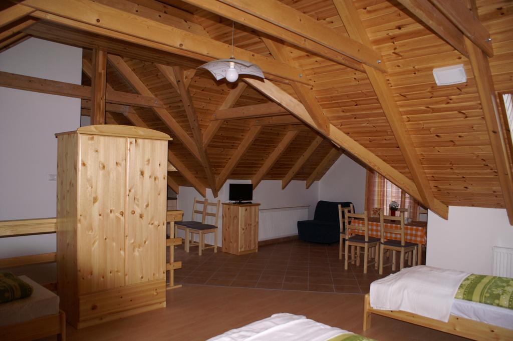 Oeregtoelgy Panzio Hotel Csongrad Bilik gambar